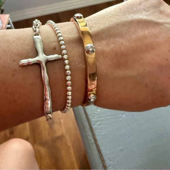 Henri Bendel Hinged Rose Gold bangle Bracelet - Picture 10 of 12